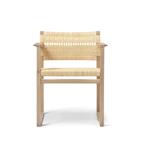 كرسي بذراعين Cane Wicker من Børge Mogensen"